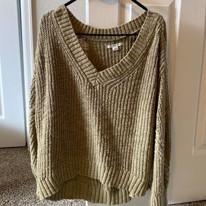 American Eagle women’s Sweater